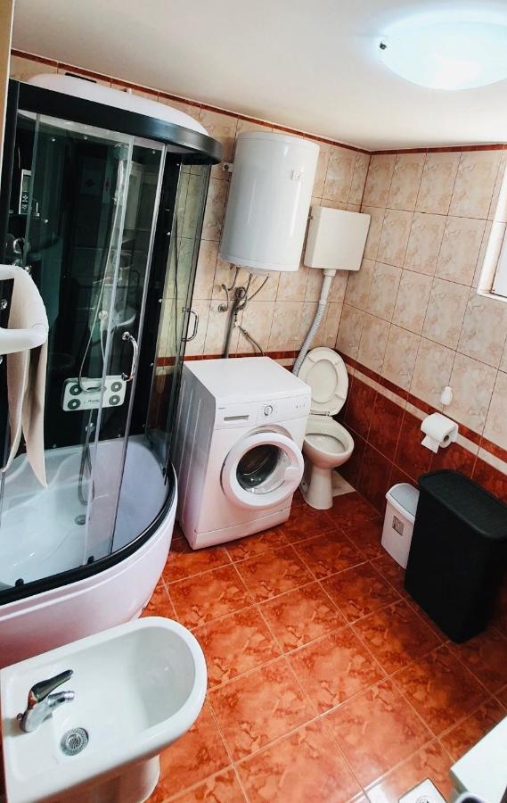 Appartement Holiday House Carpe Diem Pula Extérieur photo